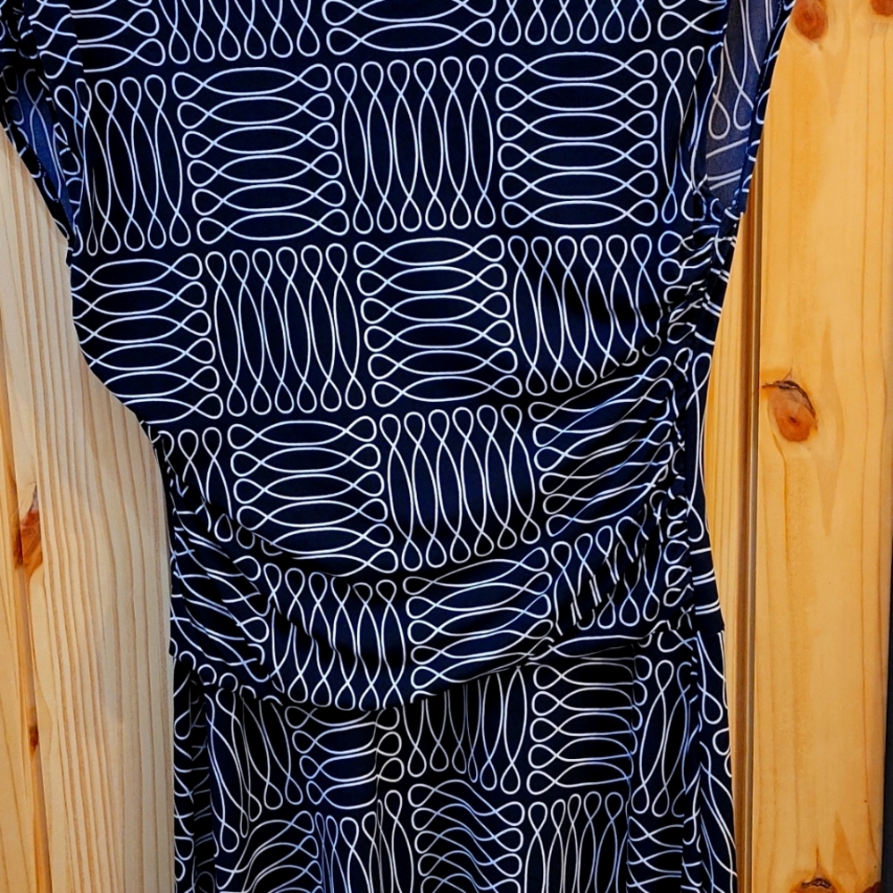 Sleeveless Navy and cream knee length dress